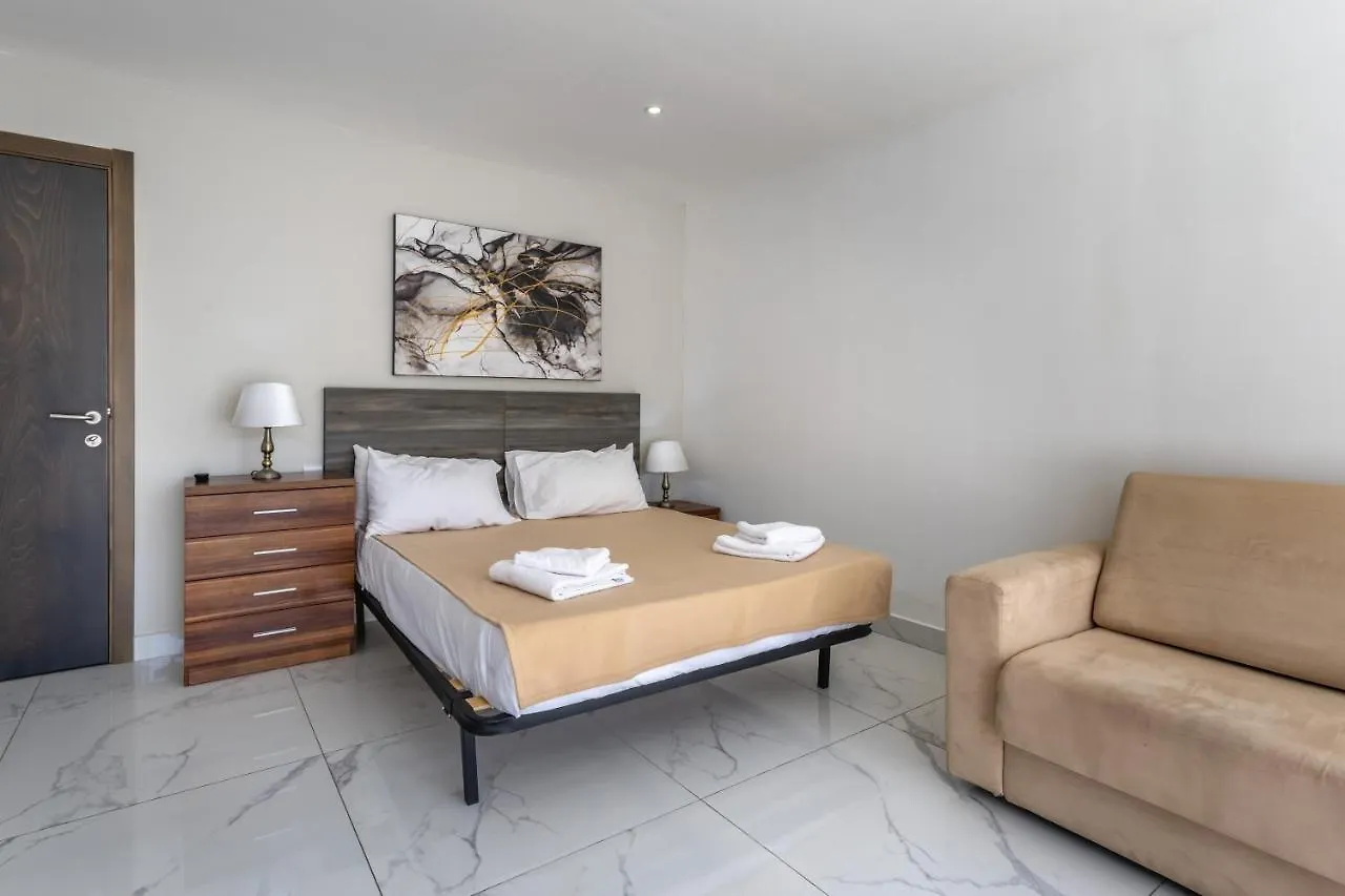 Studio Penthouse 51 With Side Sea Views At The Olo Living Guesthouse San Giuliano 0*,